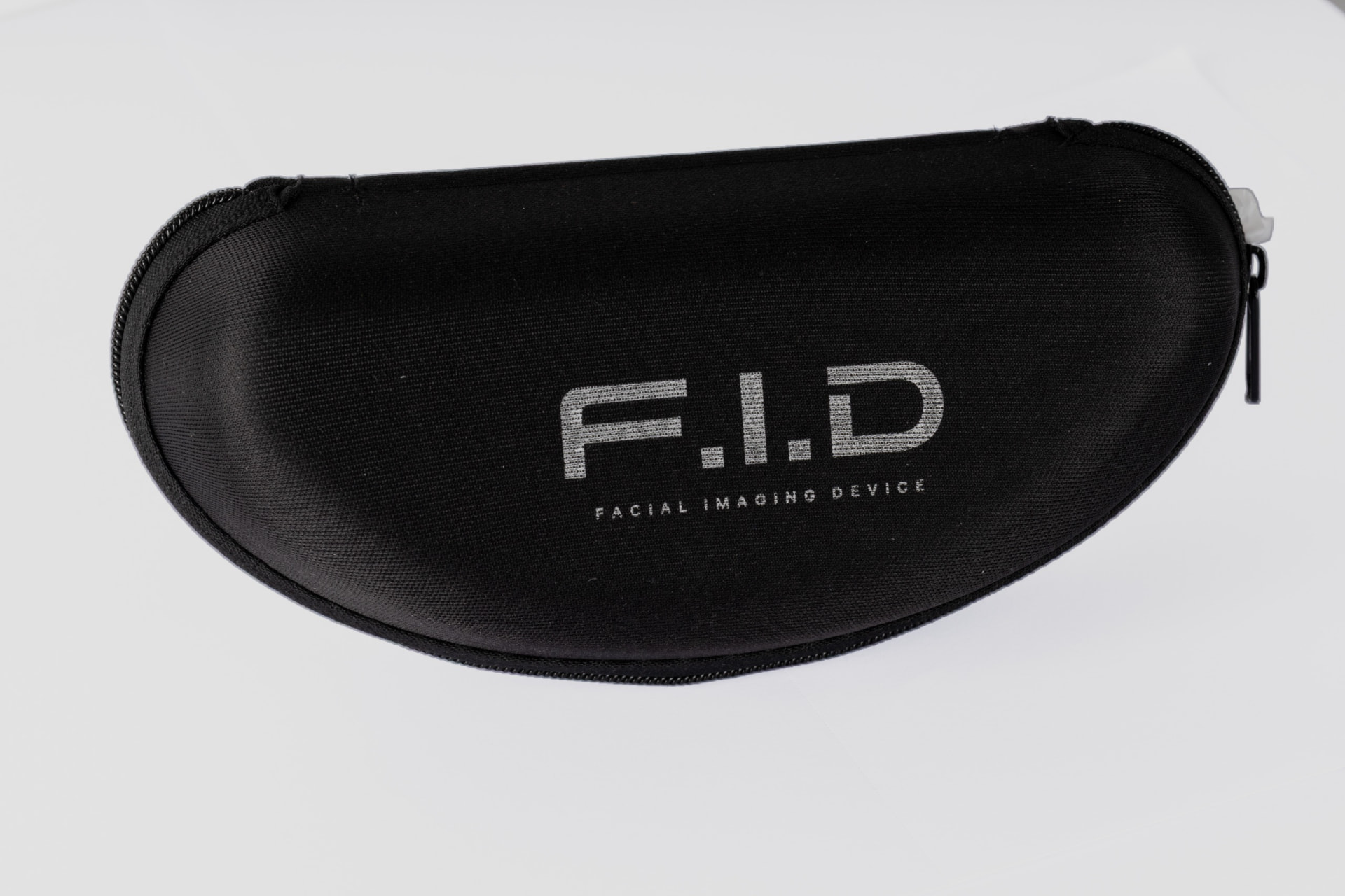 Case rígido F.I.D. com logotipo Facial Imaging Device